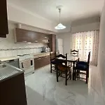 Jo\'S House