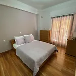Jo\'S House
