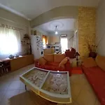 Spacious 2-Bedroom Vacation Home With Sea View