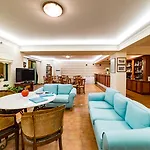 Andreolas Luxury Suites