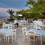 Akrogiali Hotel