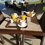 Eleni\'S Garden & Castello Suites