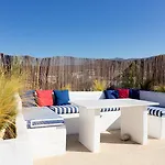 Fivos Apartments