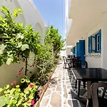 Stratos Apartments & Studios