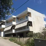 To Perigiali Apartments