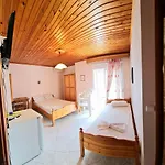 House Niki