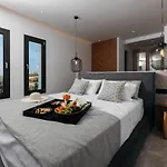 Milestones Naxos