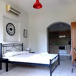Sarantakis Apartments