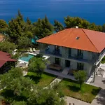 Elies 33 Bio Retreat (Adults Only)