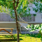 Memi Houses