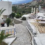 Peaceful And Very Relaxing Suite Near Crete Sea