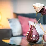 Eleusis Suites Β