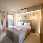 Theros Suites