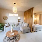 Theros Suites