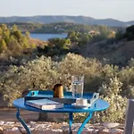 Roxanne\'S Olive Grove House