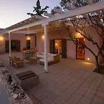 Roxanne\'S Olive Grove House