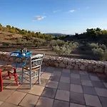 Roxanne\'S Olive Grove House