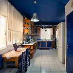 Savas House