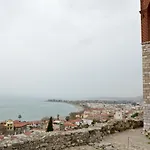 Roloi Suites
