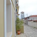 Roloi Suites