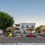 Uno Beachfront Suite