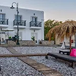 Uno Beachfront Suite
