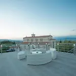 Apollonio Upper View Suites