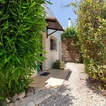 Villa Henry Darmarohori