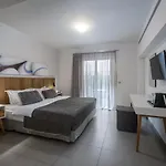 More Meni Residence & Suites