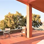 Villa Rodialos
