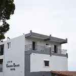 Golden Beach Hotel