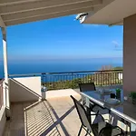 Villari Lefkas Suites