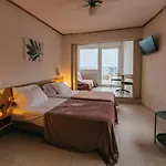Hotel Christina - Happy Days