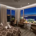 Monte Smith Luxury Villa