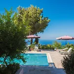 Villa Endless Blue