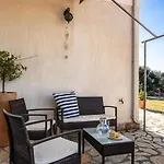 Zoi Apartment