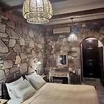 Ataviros Hotel