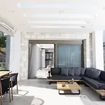 Villa Mare - Private Pool, 4 Bdrms, Sea View, Bbq