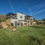 Magnolia Apartments And Studios
