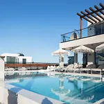 Macaw Luxury Residence, Daily Housekeeping Included!