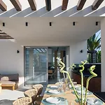 Macaw Luxury Residence, Daily Housekeeping Included!