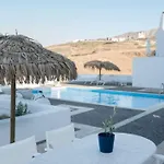 Santorini Traditional Suites