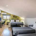 Jo Marinis Rooms