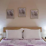 Anna\'S House