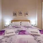 Anna\'S House