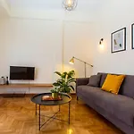 Loucas Apartment