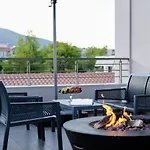 Spacious & Minimal Apartment Near Airport Peania Coniann Filoxenia