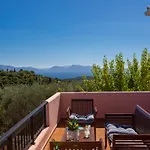 Amelia Villa