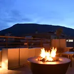 Spacious & Minimal Apartment Near Airport Peania Coniann Filoxenia