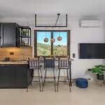 Kyano Lux Apartment Sea View
